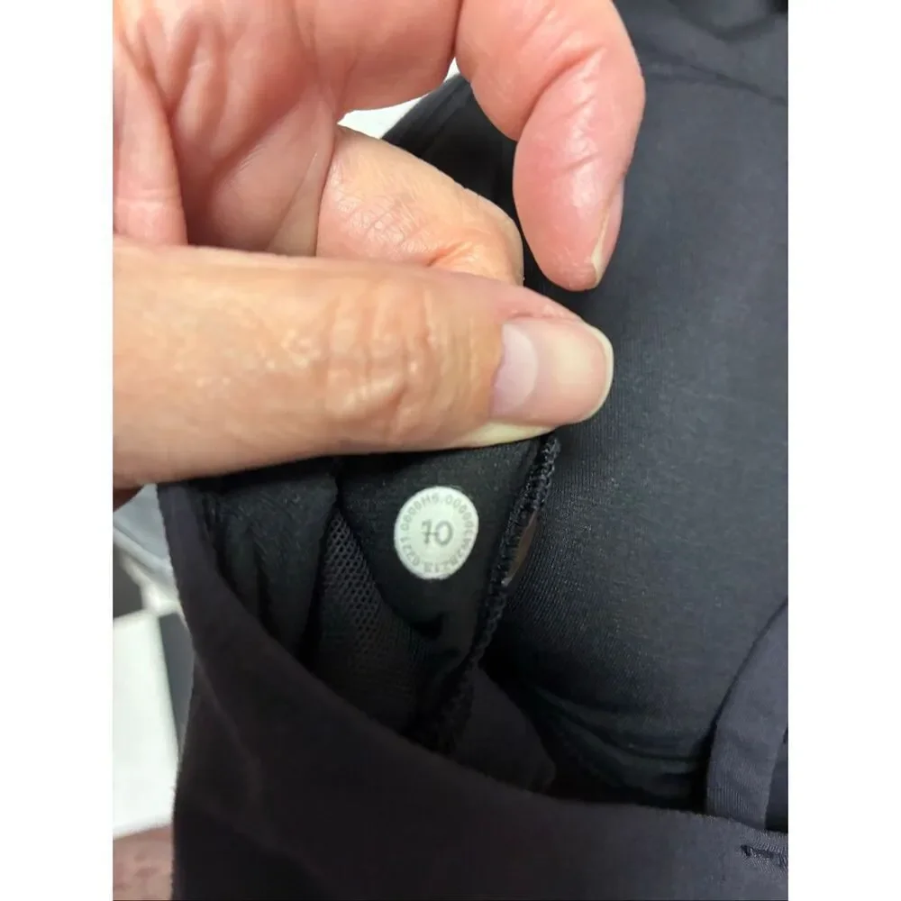 Lululemon High Neck Energy Bra in Black Size 10